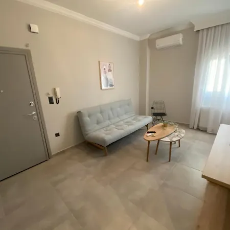 Agias Sofias Center شقة
